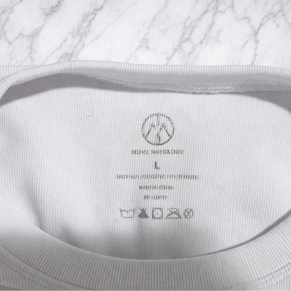Move theology White Crew Neck Crop top - Picture 4 of 4